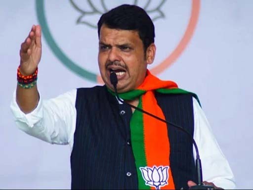 devendra fadnavis in akola 1687170623