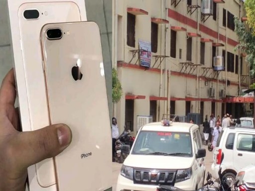 i phone rakhna pati ko pada bhari 1692677509