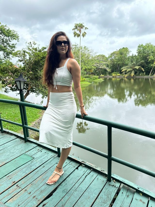 Madhurima Tuli, Madhurima Tuli Images, Madhurima Tuli in Kerala, Madhurima Tuli Kerala Vacation, मधुरिमा तुली, मधुरिमा तुली की केरल यात्रा तस्वीरें, मधुरिमा तुली की तस्वीरें, Madhurima Tuli Photos